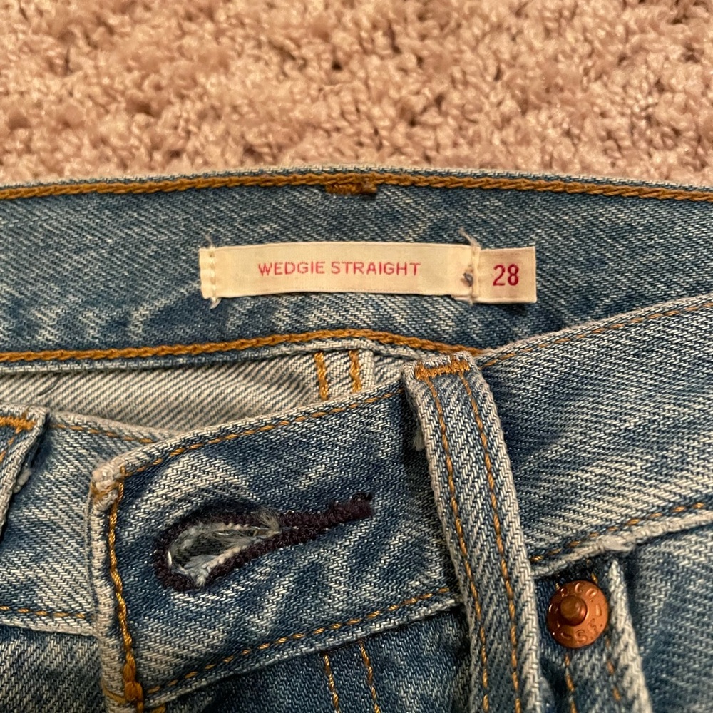 Levi’s High Rise Straight - Picture 5 of 5